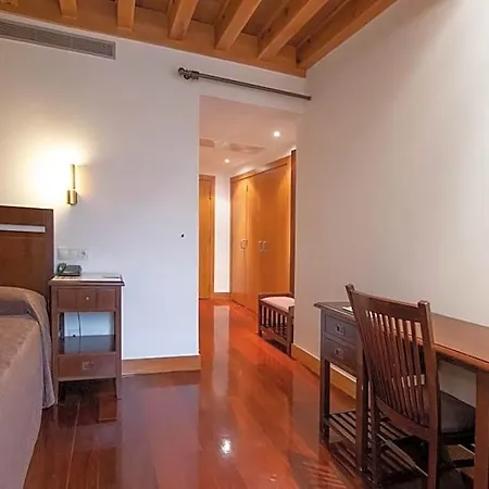 San Francisco Monumento 4* Σαντιάγο ντε Κομποστέλα