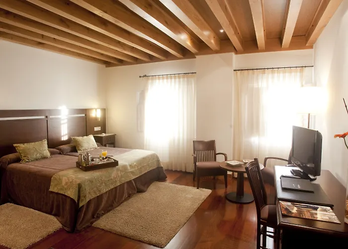 San Francisco Monumento Otel Santiago de Compostela